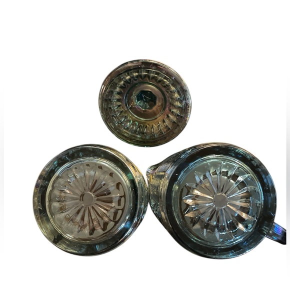 Vintage Indiana Glass Windsor Royal
Brighton sugar bowl with a lid and creamer. - Picture 7 of 7